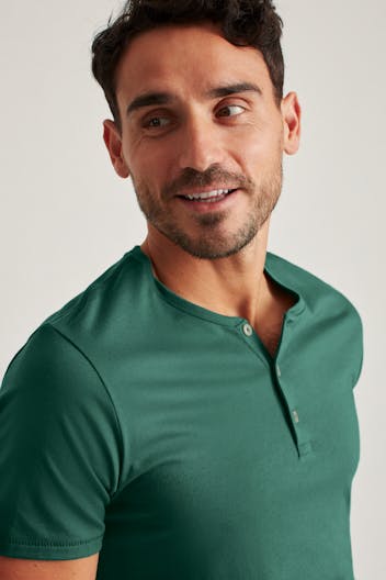 Jetsetter Performance Short Sleeve Henley