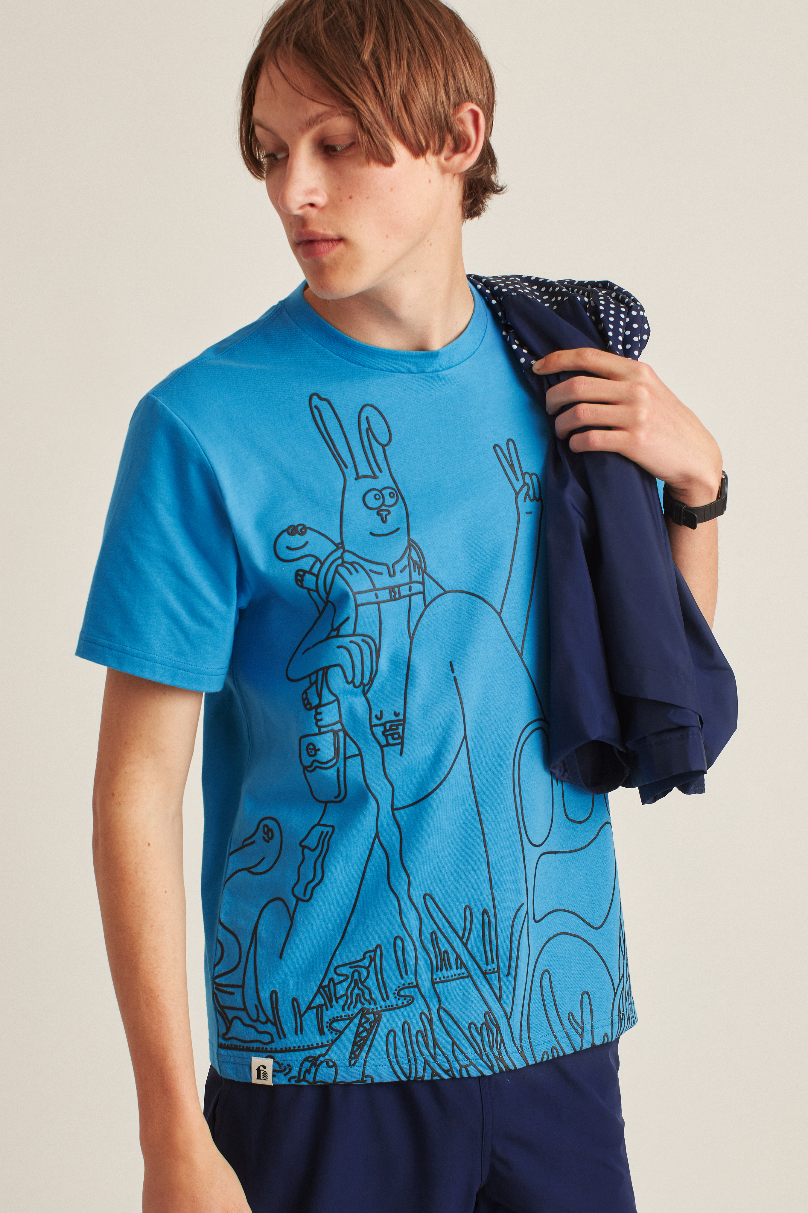 Short Sleeve Outline Graphic Tee