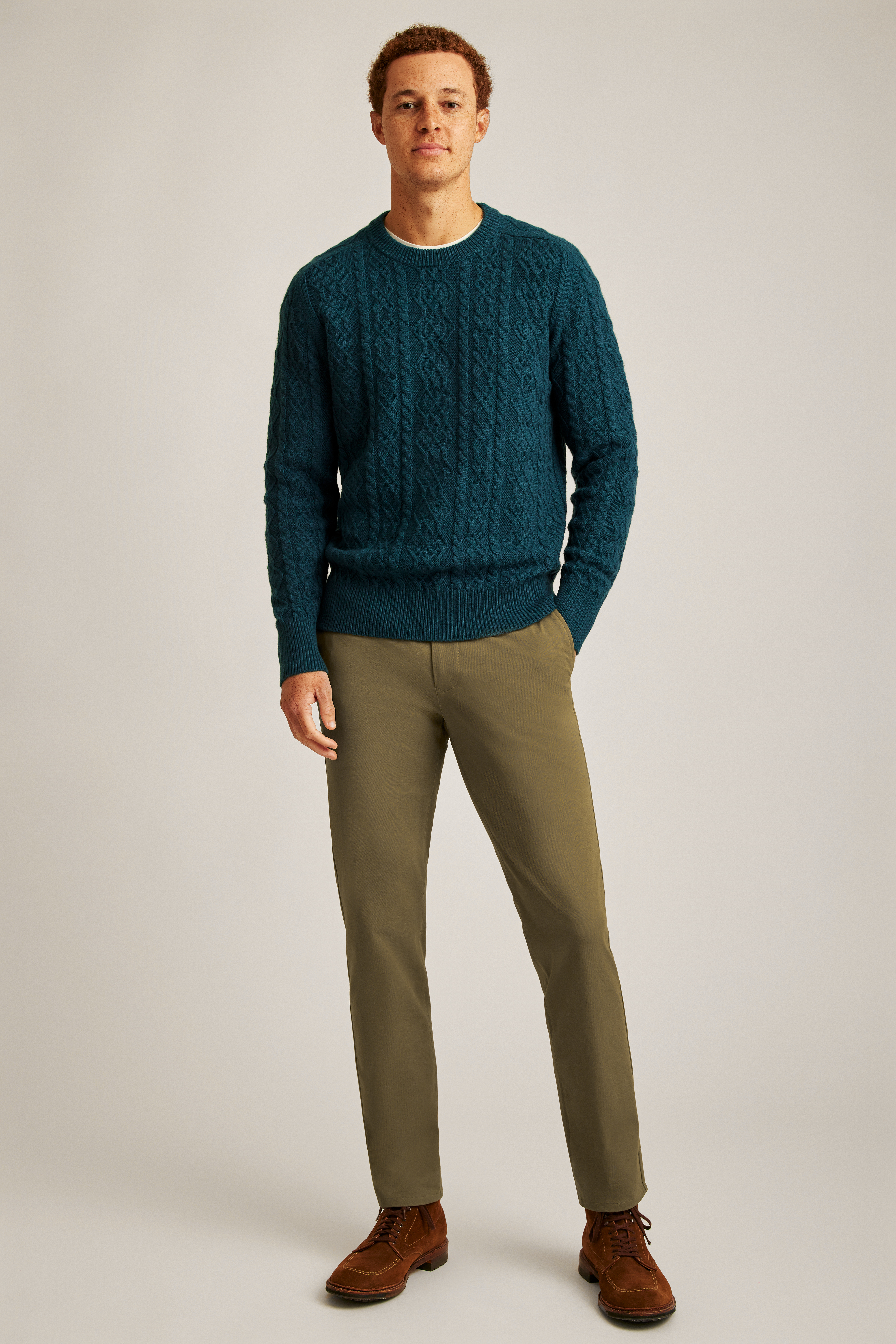 Midweight Crew Neck Cable Knit Sweater