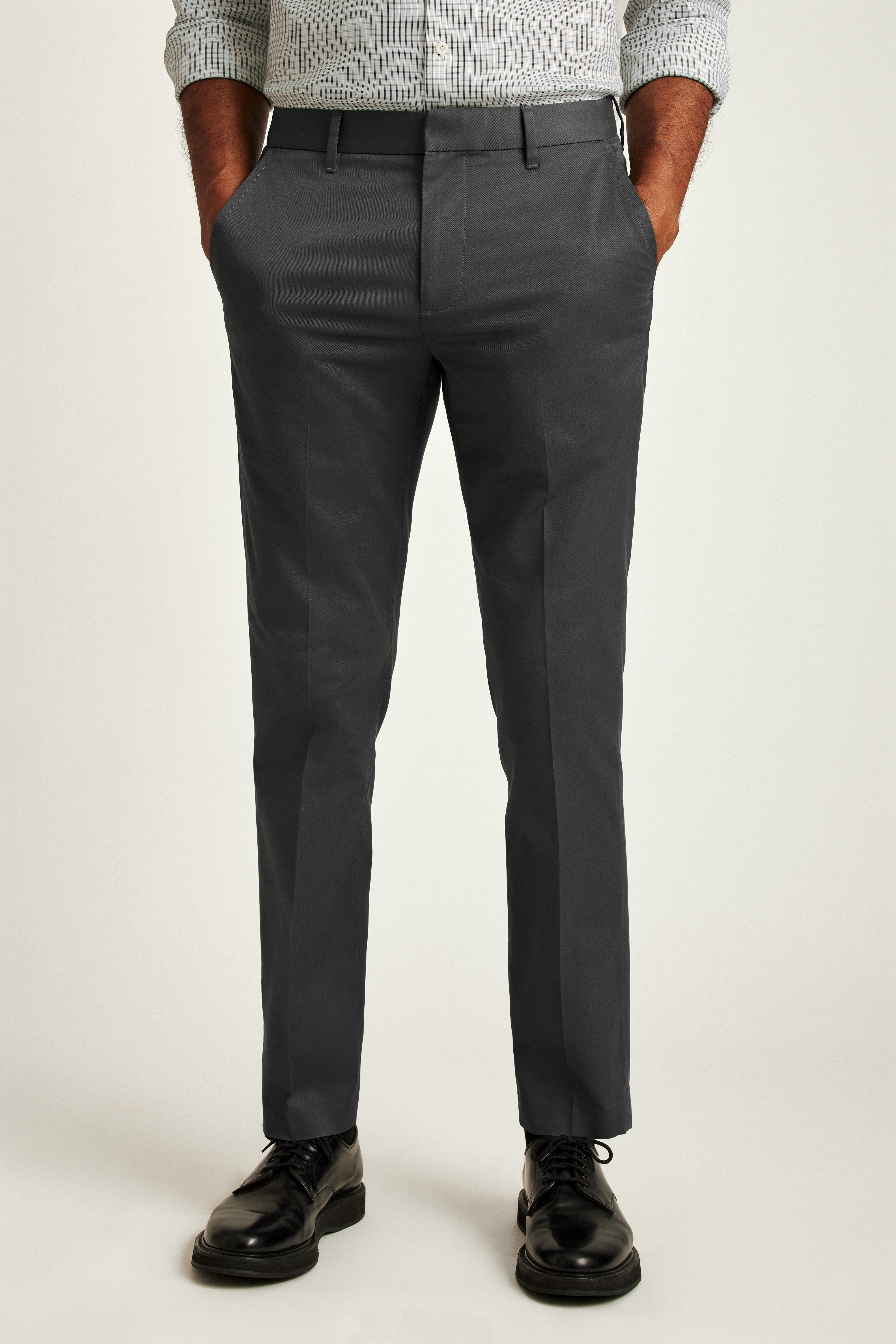 Weekday Warrior Dress Pants